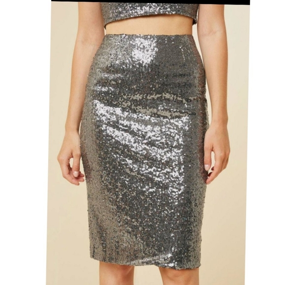 Hayden Los Angeles Ball Drop Sequined Pencil Skirt - Picture 3 of 8